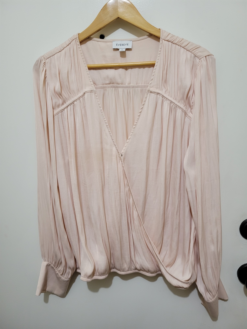Evereve Women's Rosalie Surplice Blush Wrap-Front Long Sleeve Top